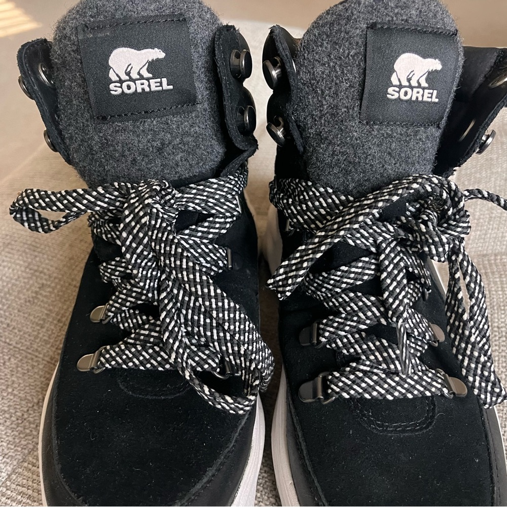 Sorel Black and White Winter Boots - Picture 4 of 7